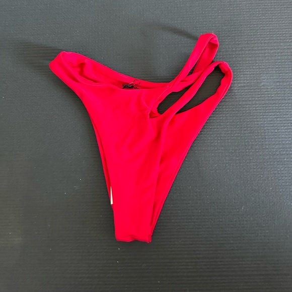 NWT SUPERDOWN Cherry Red Cut Out Misty Swim Bikini Bottom size XXS - Picture 6 of 9